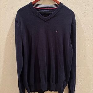 Tommy Hilfiger Men's Essential Long Sleeve Cotton V-Neck Pullover Sweater
